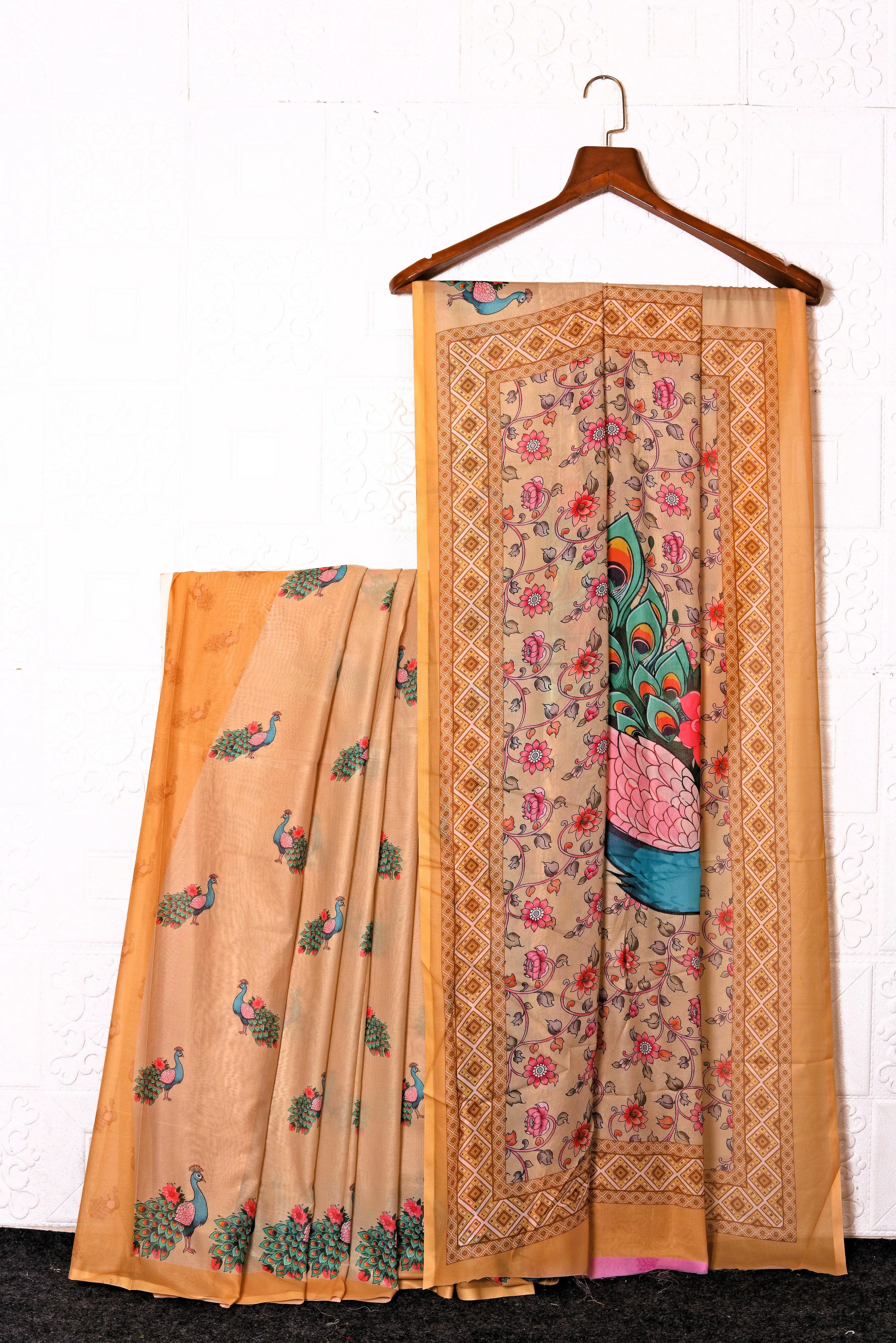 Graceful Georgette Silk Saree with Artistic Pallu & Blouse